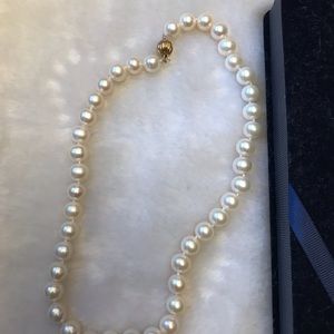 Fresh water pearl necklace